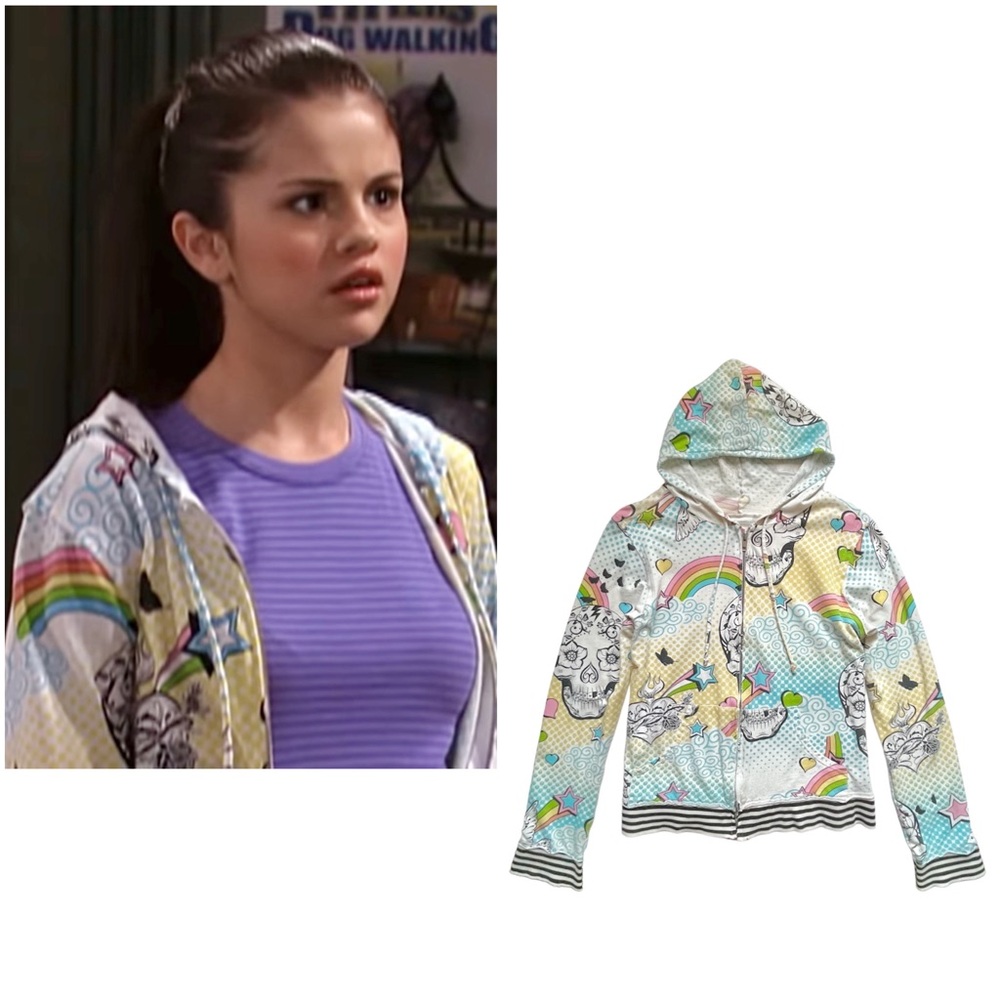 ASO Alex Russo’s graphic hoodie, Wizards Of Waverly Place Season 1, Episode 4